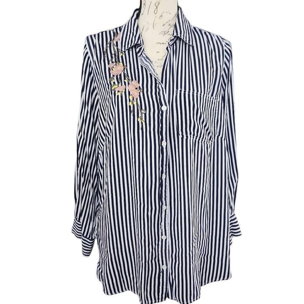 New Leaf Women's Size 1X Black White Striped Floral Embroidered Button Down Top